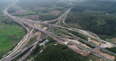 贺州至巴马高速公路（钟山至昭平段）